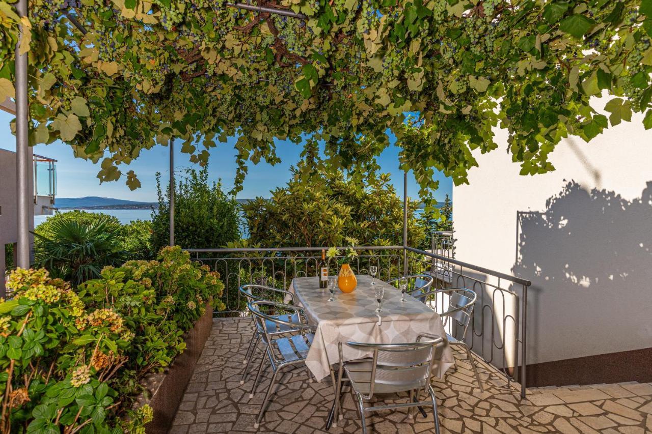 Apartmani Loki Dramalj Esterno foto