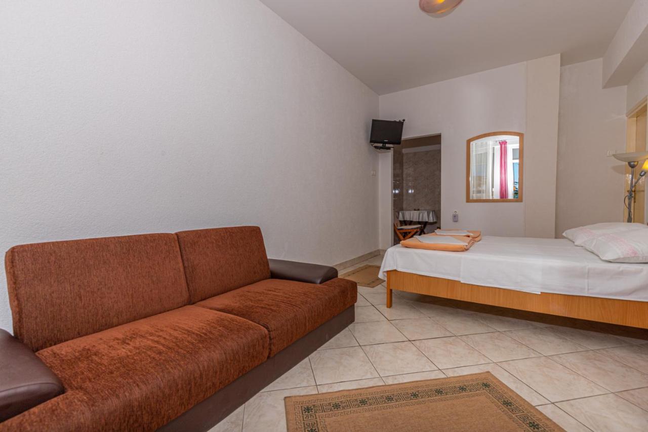 Apartmani Loki Dramalj Esterno foto