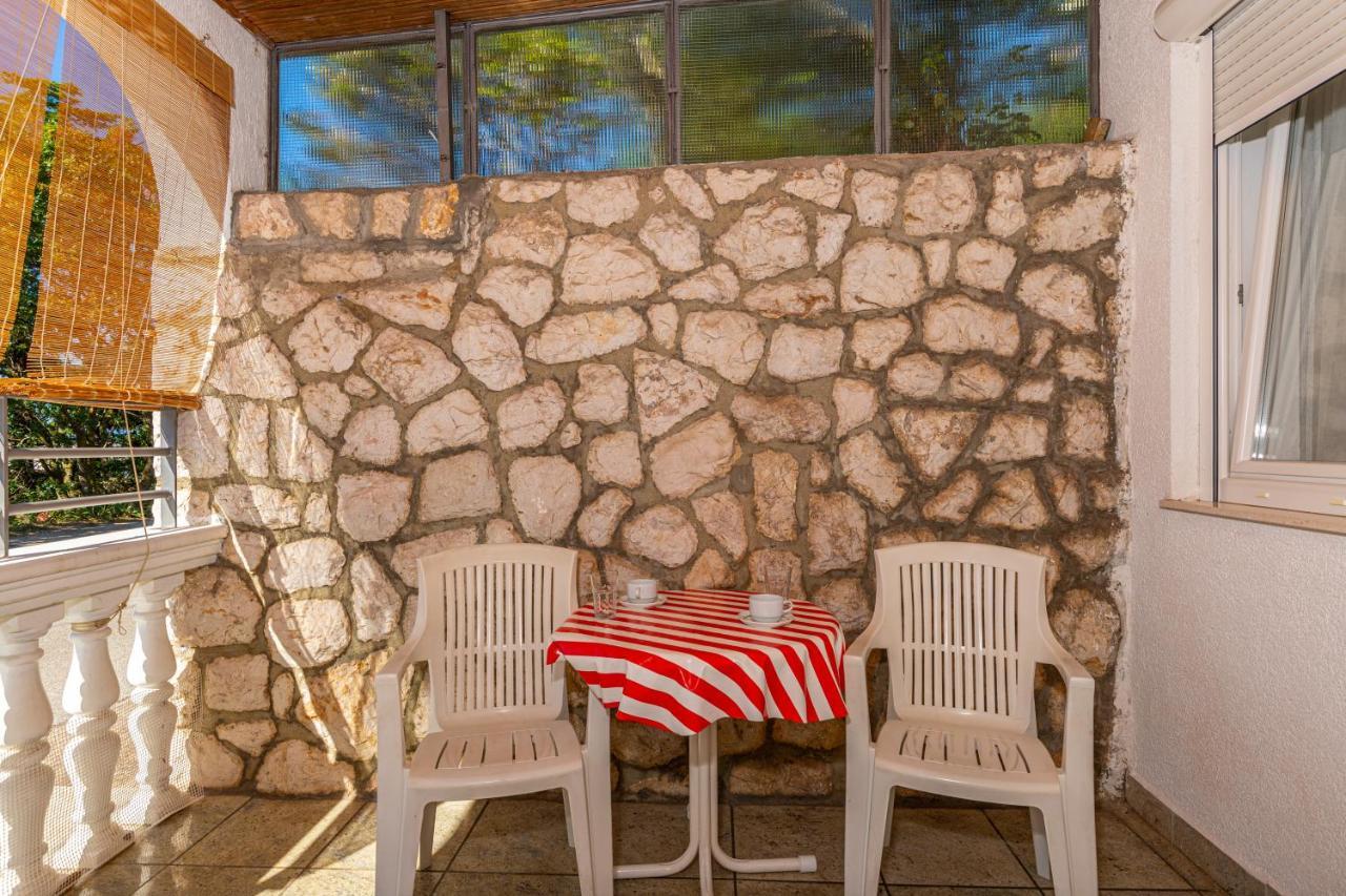 Apartmani Loki Dramalj Esterno foto