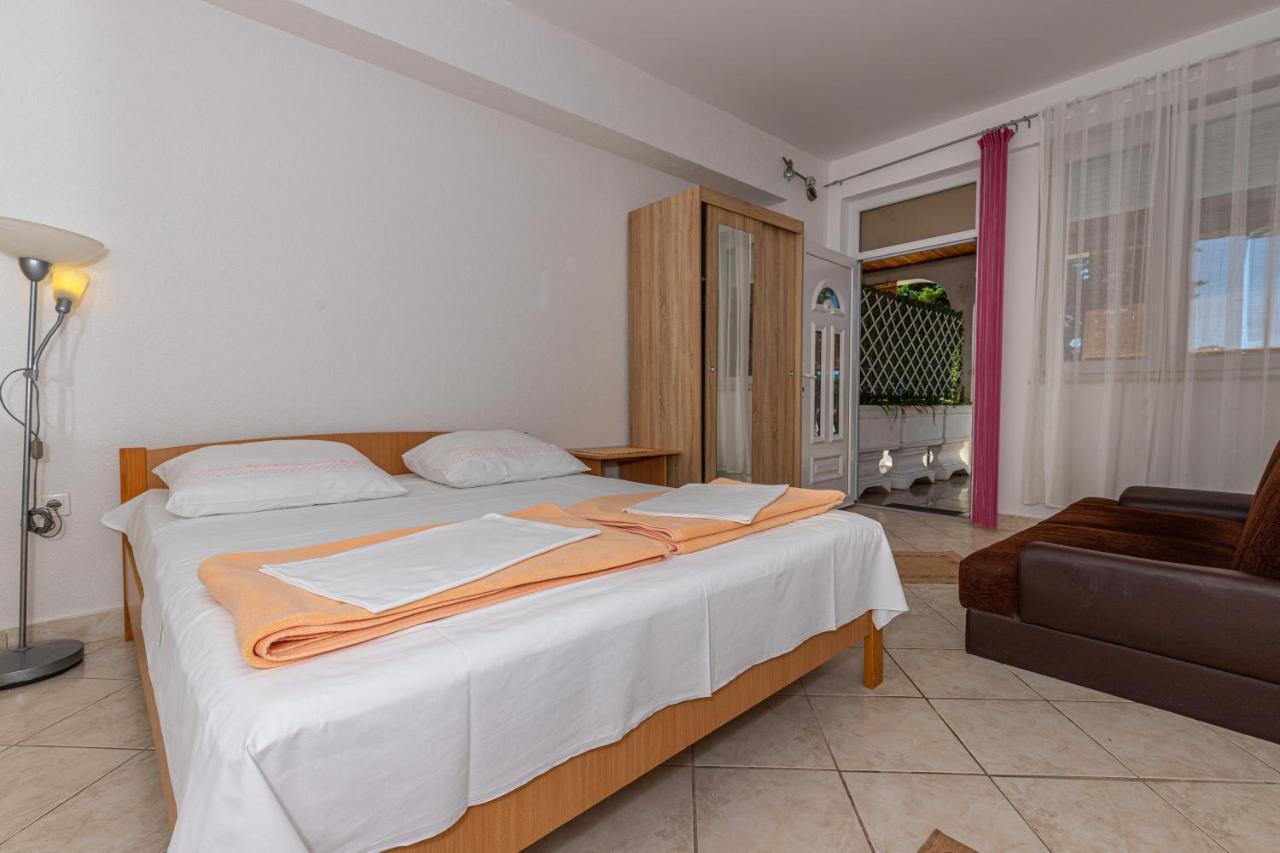 Apartmani Loki Dramalj Esterno foto