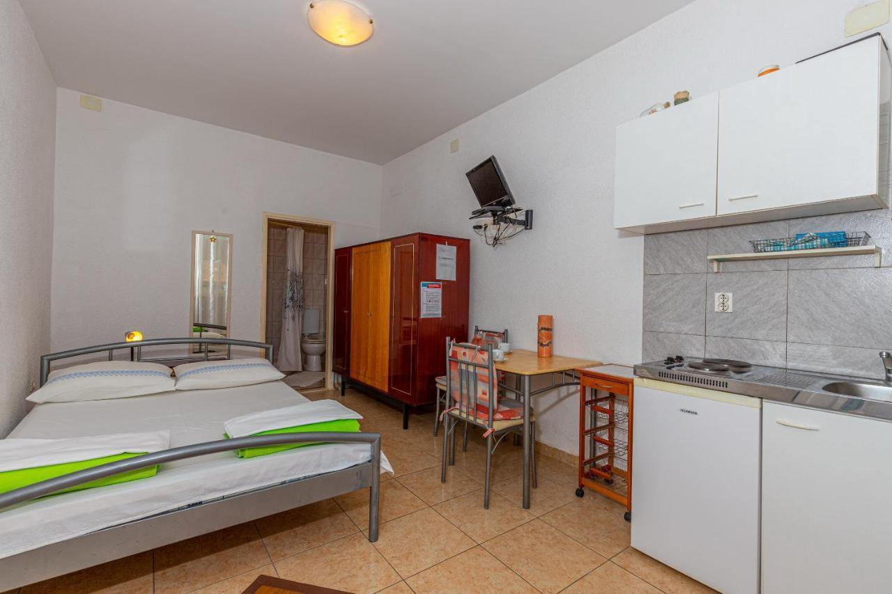 Apartmani Loki Dramalj Esterno foto