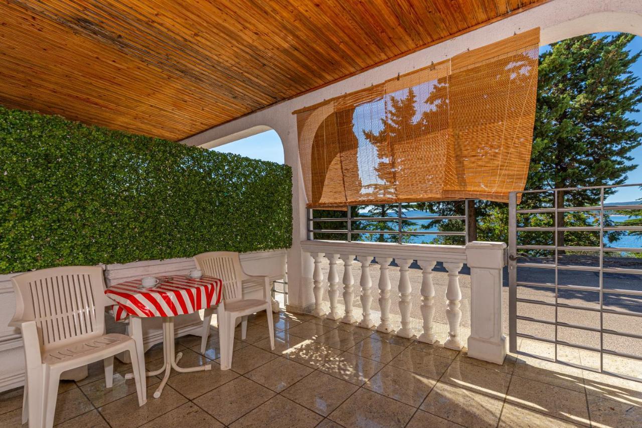 Apartmani Loki Dramalj Esterno foto