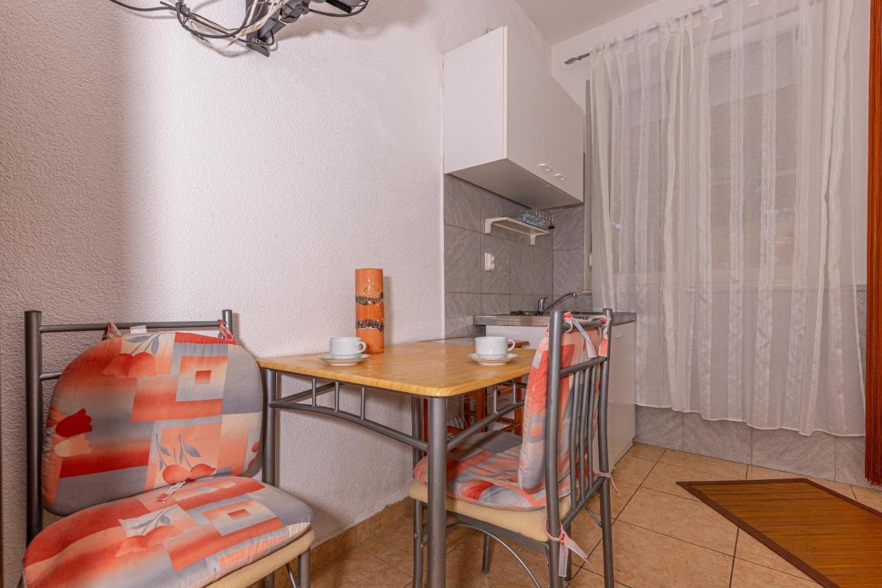 Apartmani Loki Dramalj Esterno foto