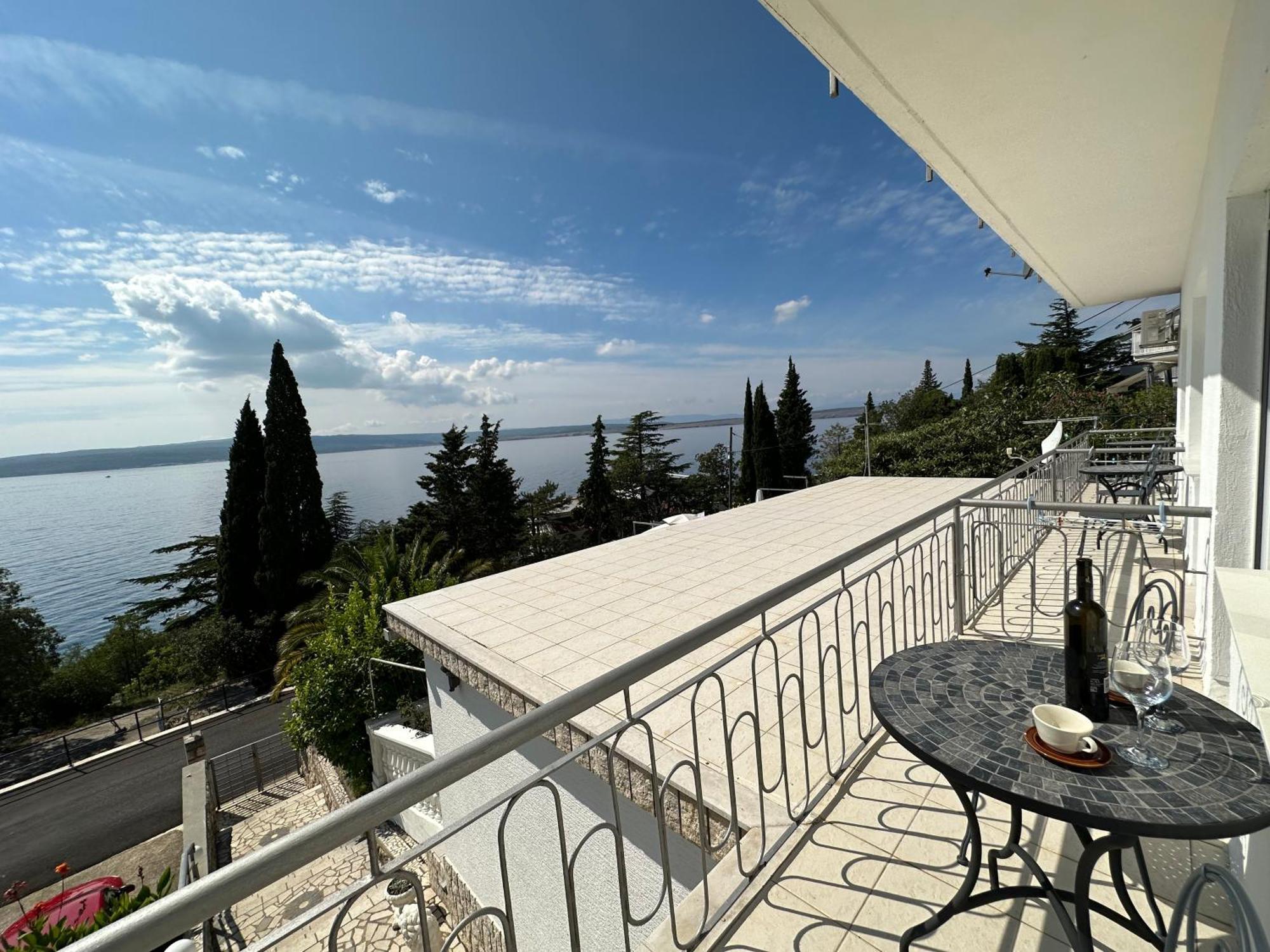 Apartmani Loki Dramalj Esterno foto