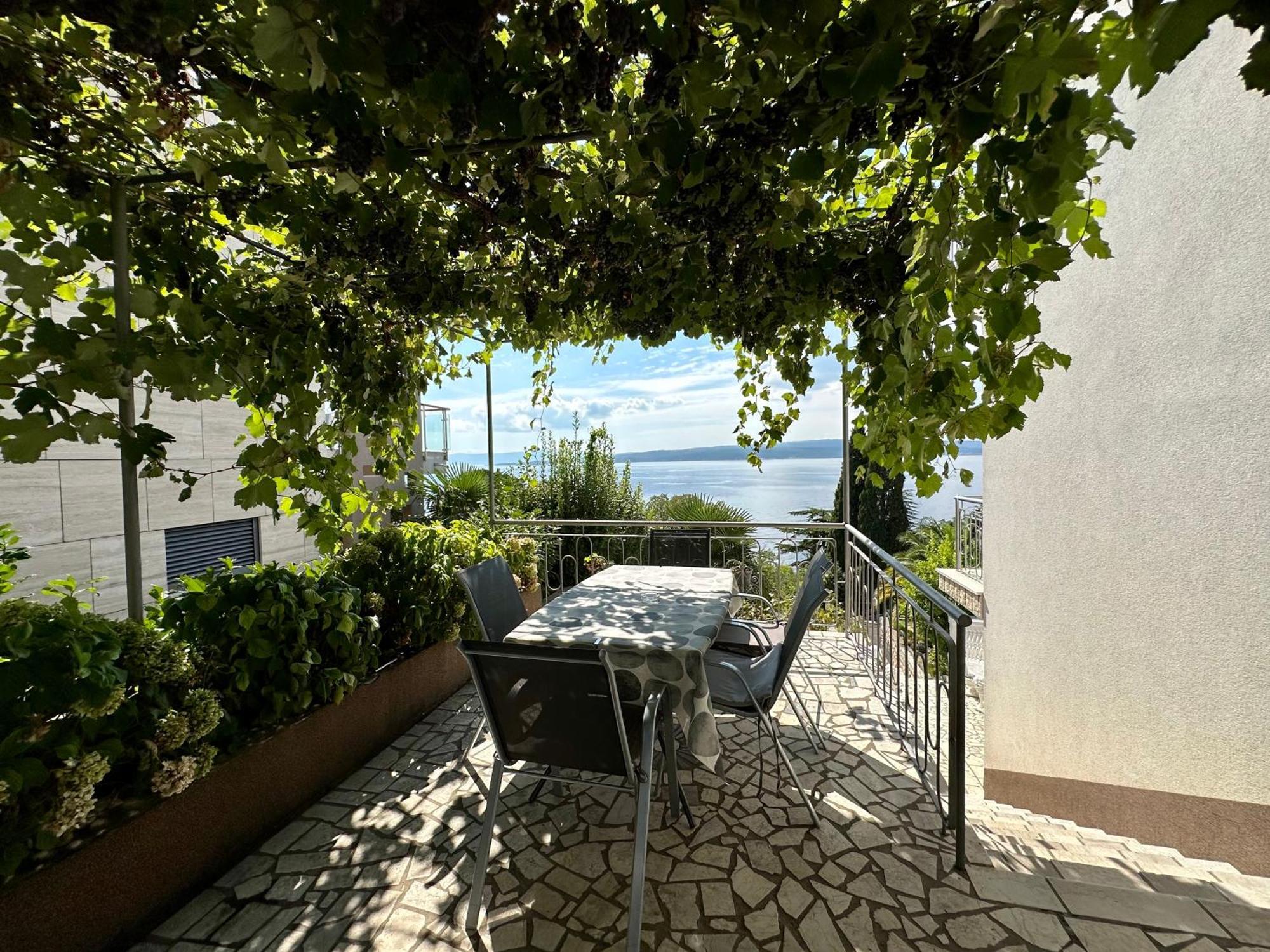 Apartmani Loki Dramalj Esterno foto