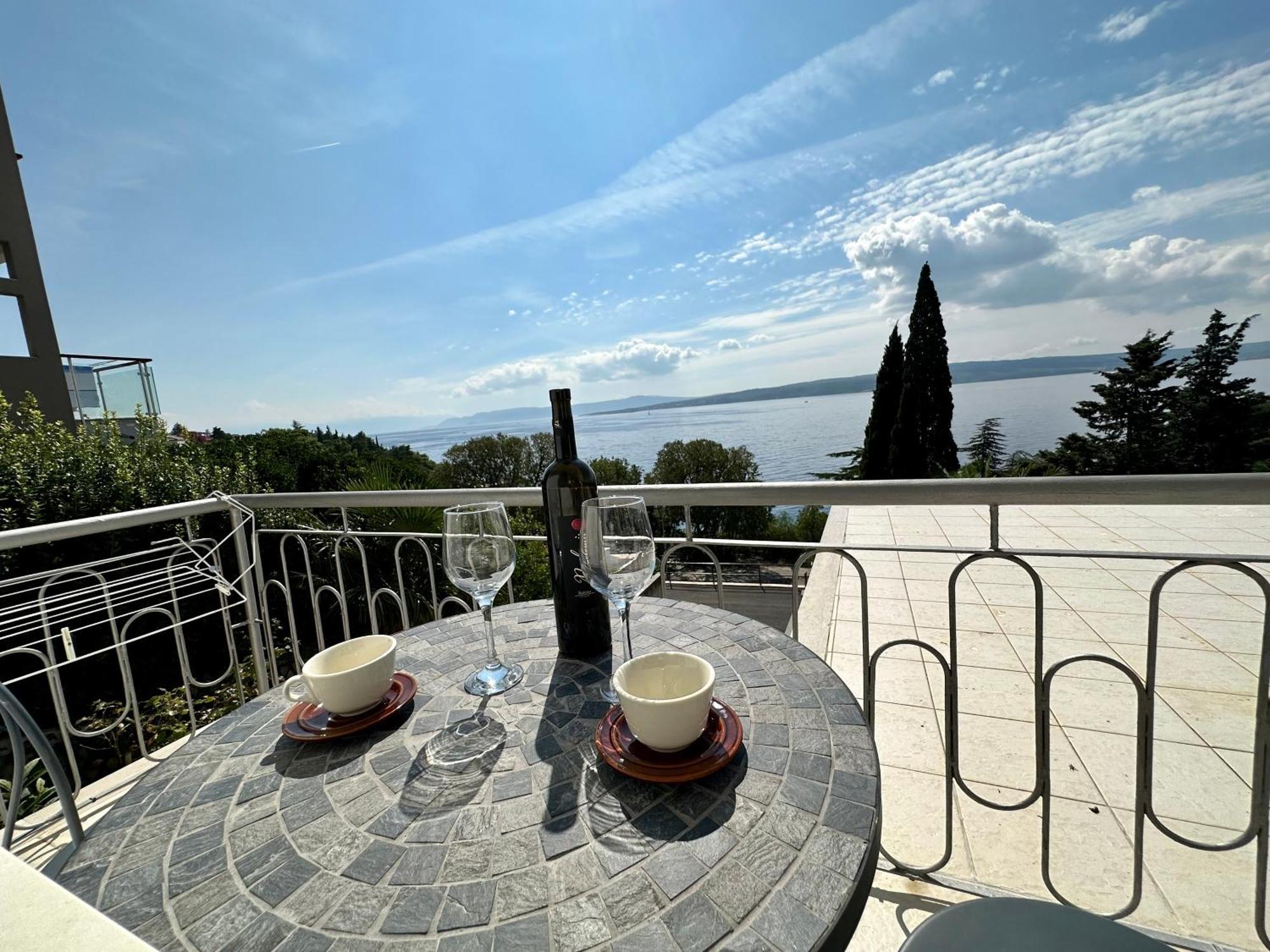 Apartmani Loki Dramalj Esterno foto
